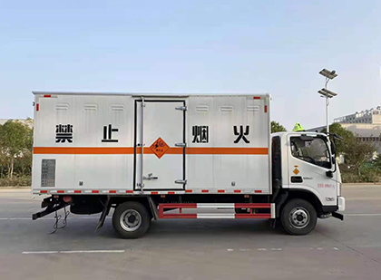 平舆爆破器材运输车