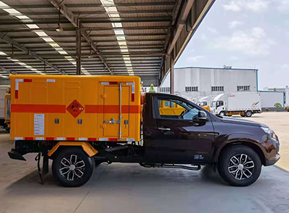平舆爆破器材运输车