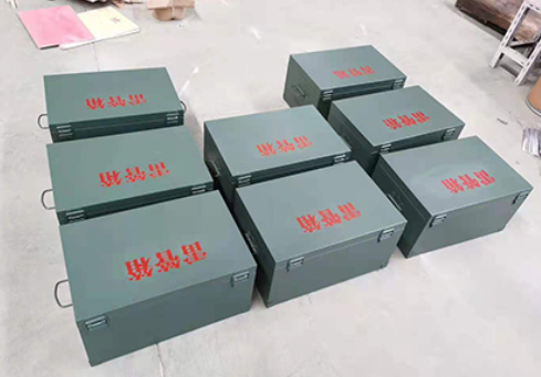 平舆炸药箱和雷管箱一般是怎么存放的？
